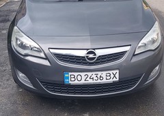 Продам Opel Astra J sports tourer в Тернополе 2011 года выпуска за 7 200$