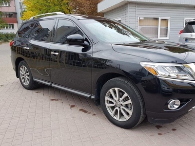 Продам Nissan Pathfinder SV AWD в Одессе 2015 года выпуска за 17 000$