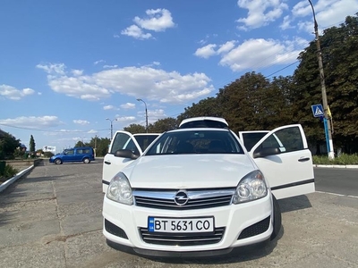 Продам Opel Astra H Универсал в Херсоне 2010 года выпуска за 6 800$