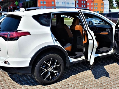 Продам Toyota Rav 4 SE AWD в Киеве 2017 года выпуска за 27 300$