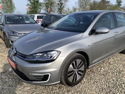 Продам Volkswagen e-Golf АдаптивнийкруїзСама паркується в Львове 2020 года выпуска за 16 900$