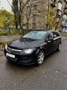 Opel Astra H в рідній красці