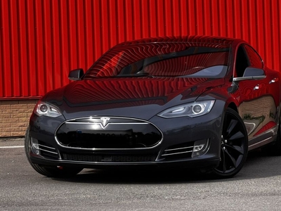 Продам Tesla Model S Performance 85d в Одессе 2015 года выпуска за 31 000$