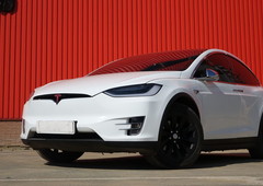 Продам Tesla Model X в Одессе 2016 года выпуска за 53 500$