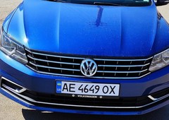 Продам Volkswagen Passat B8 в г. Кривой Рог, Днепропетровская область 2015 года выпуска за 13 900$