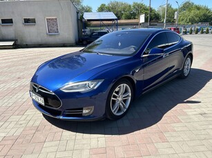 Продам Tesla Model S 70D
