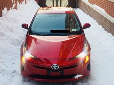 Продам Toyota Prius, 2016