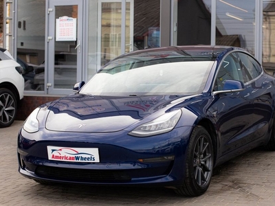 Продам Tesla Model 3 Long Range в Черновцах 2018 года выпуска за 32 500$