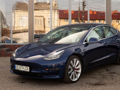 Продам Tesla Model 3 Long Range Performance в Черновцах 2018 года выпуска за 35 000$