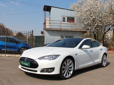 Продам Tesla Model S 85 D в Одессе 2015 года выпуска за 37 000$