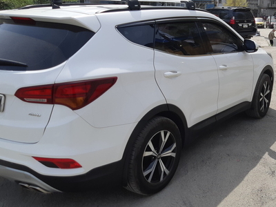 Продам Hyundai Santa Fe 2.4 AT AWD (171 л.с.), 2016