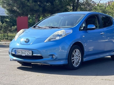 Продам Nissan Leaf 34 kw в Одессе 2012 года выпуска за 8 900$
