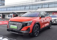 Продам Audi E-Tron Q5 50 в Черновцах 2022 года выпуска за дог.