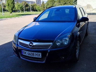Продам Opel Astra H Station Wagon в Ровно 2010 года выпуска за 5 400$