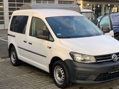 Продам Volkswagen Caddy пасс. в Львове 2017 года выпуска за 15 400$