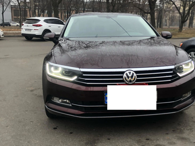 Продам Volkswagen Passat B8 в Харькове 2017 года выпуска за 22 000$