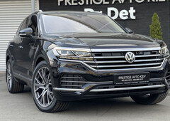 Продам Volkswagen Touareg в Киеве 2018 года выпуска за 64 900$
