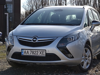 Продам Opel Zafira TOURER в Хмельницком 2014 года выпуска за 9 400$