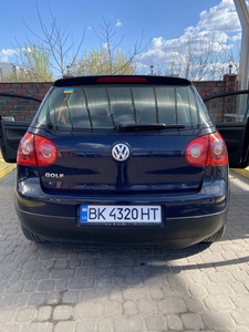 Volkswagen Golf V 1.4 mpi