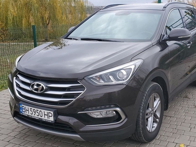 Продам Hyundai Santa FE в Одессе 2017 года выпуска за 25 000$