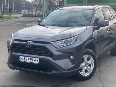 Продам Toyota Rav 4 XLE HYBRID в Одессе 2021 года выпуска за 40 500$