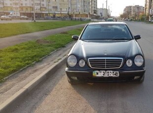 Продам Mercedes-Benz E-Класс E 280 4MATIC 5G-Tronic (204 л.с.), 2000