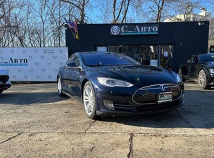 Продам Tesla Model S 85 в Черновцах 2013 года выпуска за 18 200$