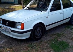 Продам Opel Kadett в г. Днепродзержинск, Днепропетровская область 1982 года выпуска за 800$