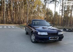 Продам Opel Vectra A в г. Ясиноватая, Донецкая область 1990 года выпуска за 2 500$