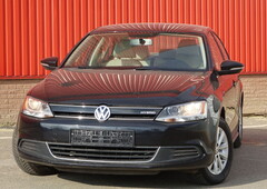 Продам Volkswagen Jetta HYBRIDE в Одессе 2014 года выпуска за 11 500$