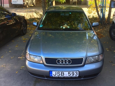 Продам Audi A4 в Херсоне 2000 года выпуска за 2 500$