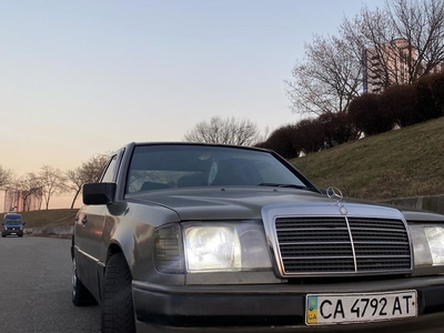 Продам Mercedes-Benz 230 в Киеве 1986 года выпуска за 2 900$