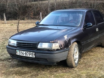 Продам Opel Vectra A в г. Тячев, Закарпатская область 1990 года выпуска за 1 100$