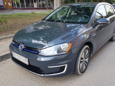 Продам Volkswagen e-Golf в Одессе 2016 года выпуска за 14 200$