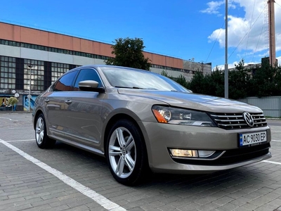 Продам Volkswagen Passat B7 SEL в Луцке 2015 года выпуска за 13 800$