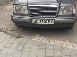 Продам Mercedes-Benz 220 в Львове 1995 года выпуска за 4 000$