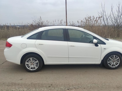 Продам Fiat Linea в г. Южноукраинск, Николаевская область 2012 года выпуска за 5 600$