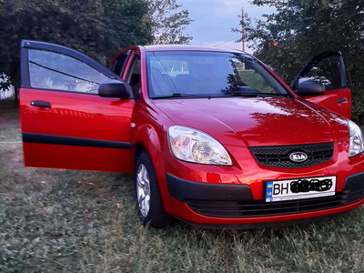 Продам Kia Rio в Одессе 2008 года выпуска за 5 000$