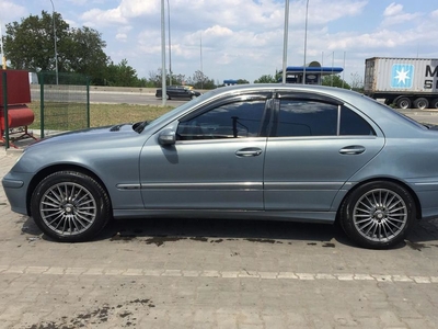 Продам Mercedes-Benz C-Class в Одессе 2004 года выпуска за 9 000$