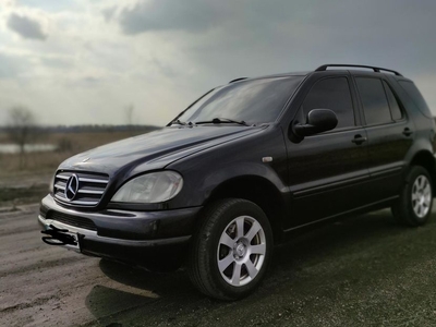 Продам Mercedes-Benz ML 430 Продам автомобиль в г. Терновка, Днепропетровская область 2000 года выпуска за 5 000$