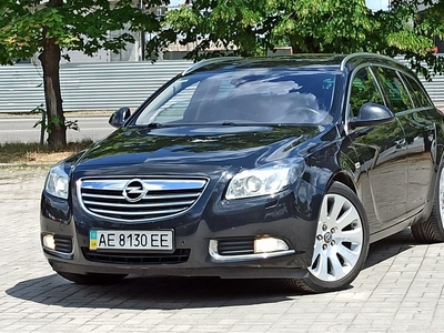 Продам Opel Insignia Sport Tourer 4X в Днепре 2010 года выпуска за 9 800$