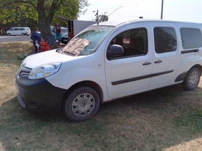 Продам Renault Kangoo пасс. в г. Заставна, Черновицкая область 2015 года выпуска за 11 500$