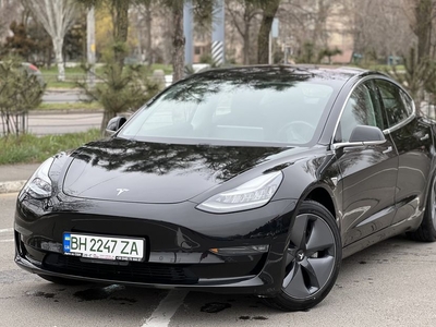 Продам Tesla Model 3 600 км. в Одессе 2018 года выпуска за 39 900$