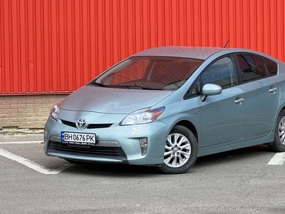 Продам Toyota Prius Plugin в Одессе 2015 года выпуска за 18 900$