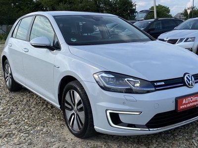 Продам Volkswagen e-Golf 35.8 kWh 100 кВт/136 к.с. в Львове 2018 года выпуска за 17 500$