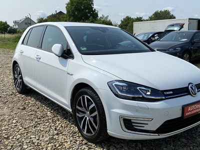 Продам Volkswagen e-Golf 35.8 kWh 100 кВт/136 к.с. в Львове 2020 года выпуска за 19 300$
