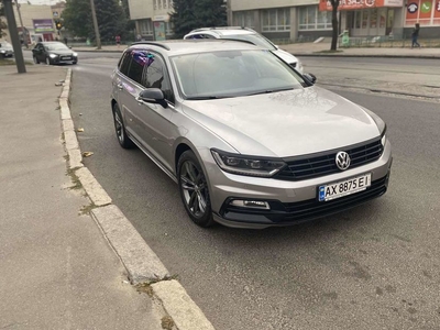Продам Volkswagen Passat B8 в Харькове 2015 года выпуска за 20 000$
