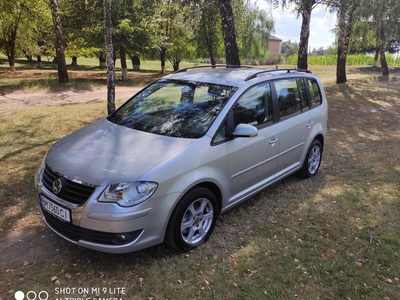 Продам Volkswagen Touran в г. Ромны, Сумская область 2007 года выпуска за 7 500$