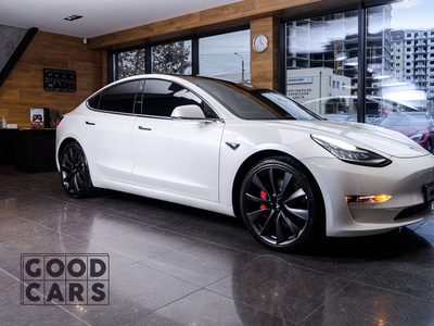 Продам Tesla Model 3 Perfomance в Одессе 2019 года выпуска за 51 999$
