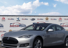 Продам Tesla Model S 85 в Черновцах 2013 года выпуска за 27 500$
